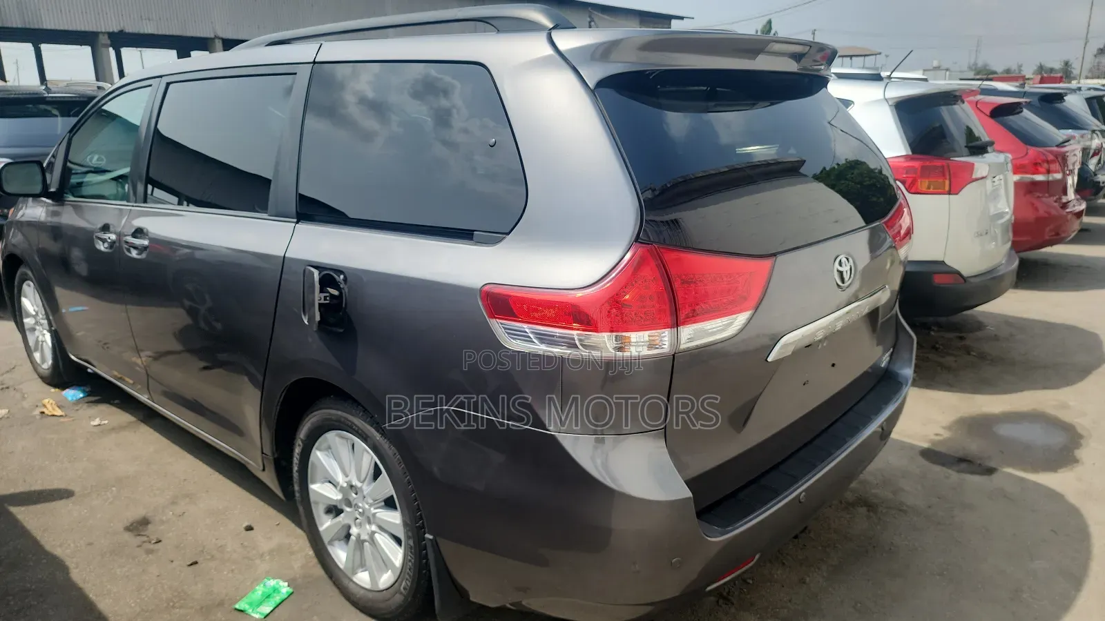 Toyota Sienna 2011 Gray