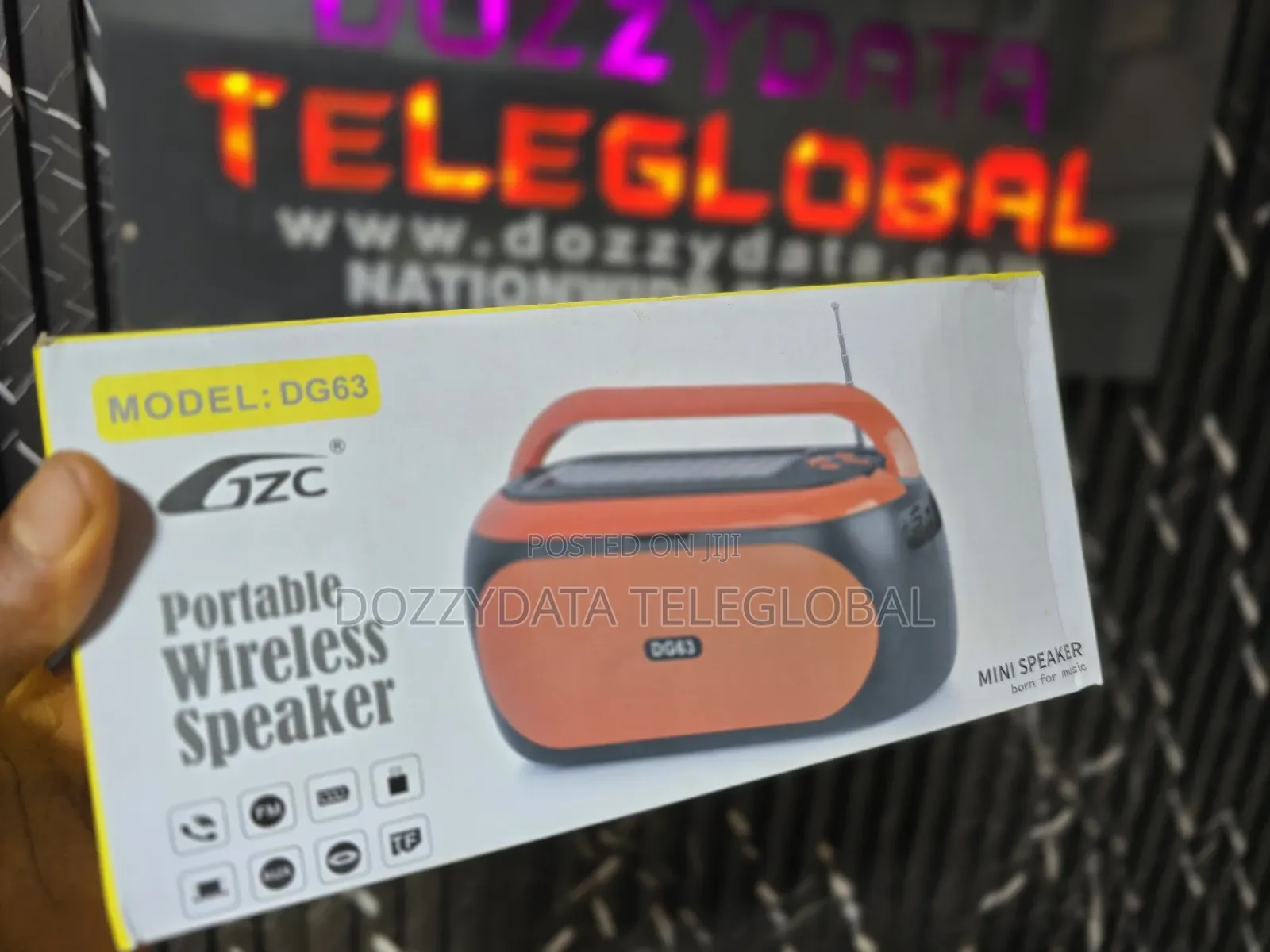 JZC DG63 Portable Solar Wireless Bluetooth Speaker