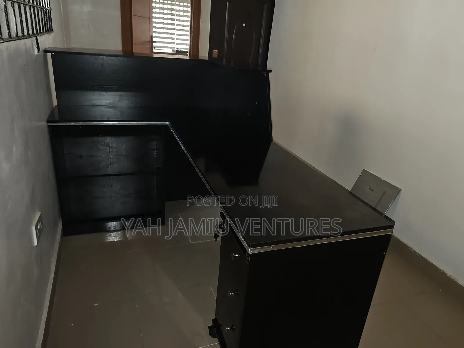 Receptionist Table