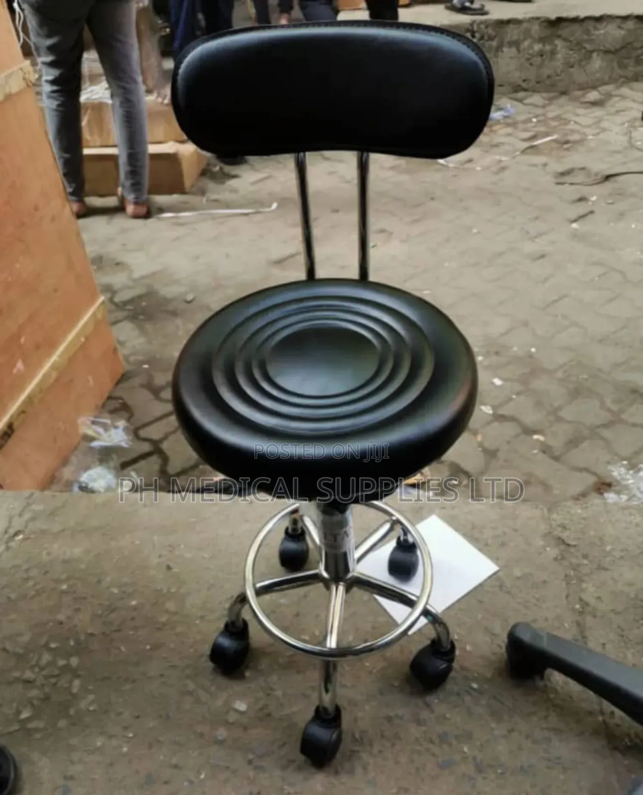 Lab Stool With Backrest
