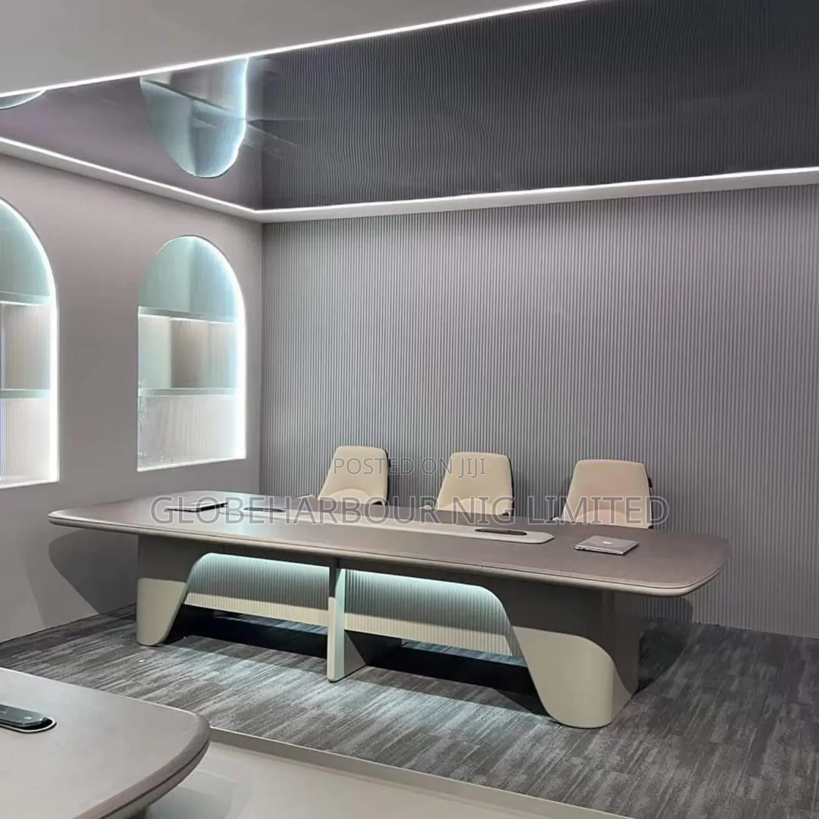 Luxurious Office and Study Table