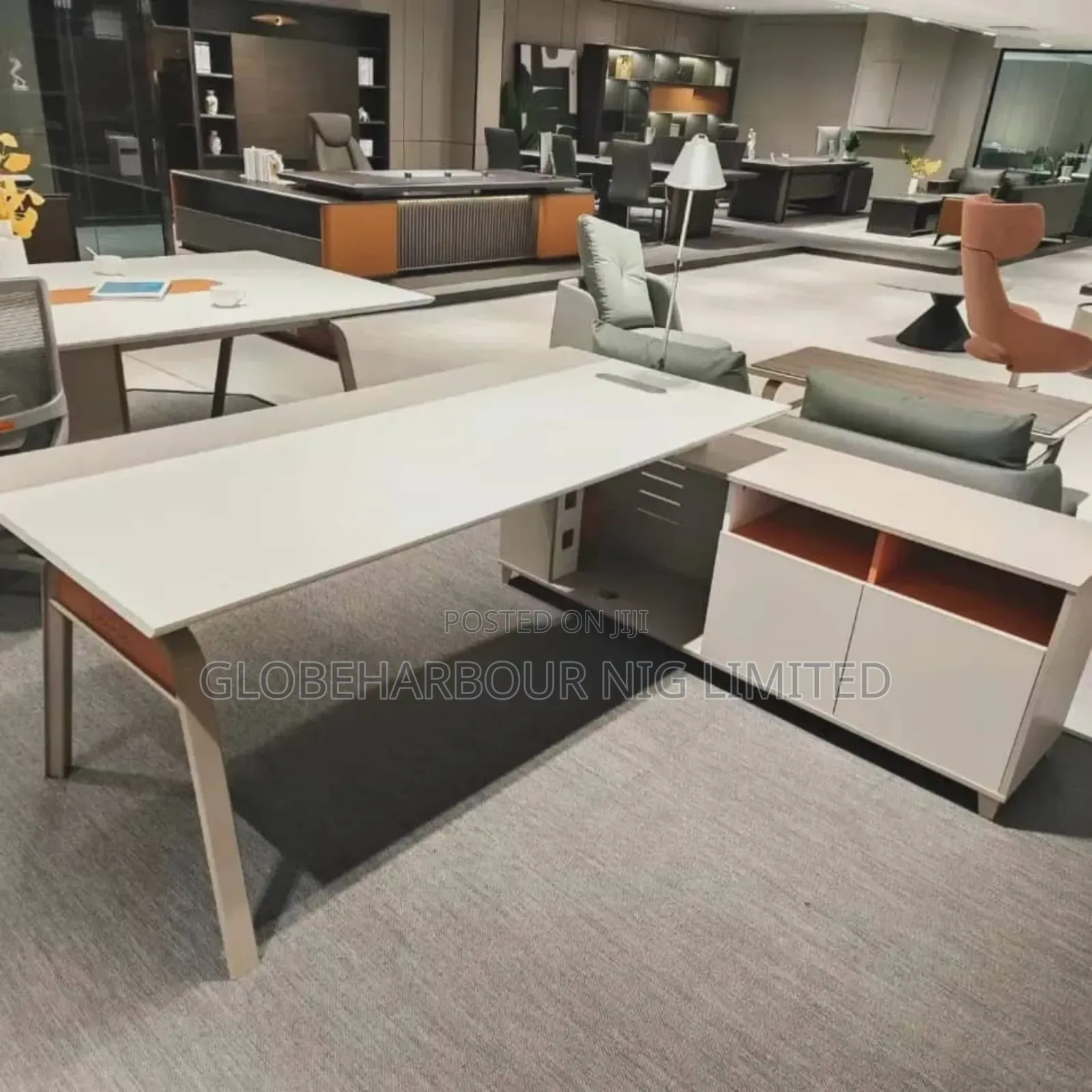 Luxurious Office and Study Table