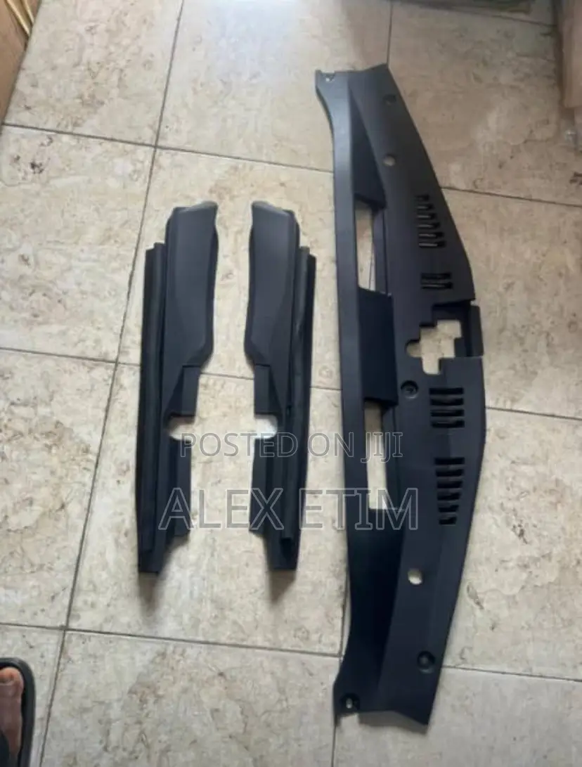 Complete Radiator Plastic Camry 2018 Available as Seen