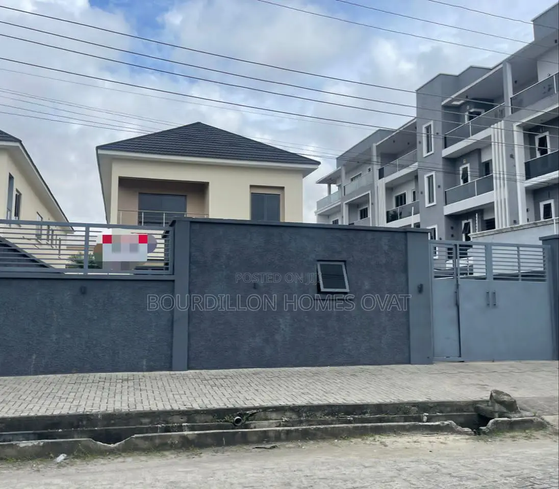 5bdrm Duplex in Lekki Phase 1 for sale