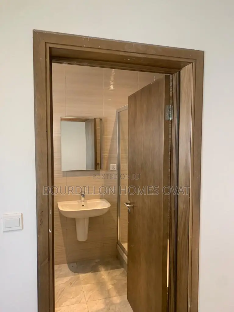 5bdrm Duplex in Lekki Phase 1 for sale
