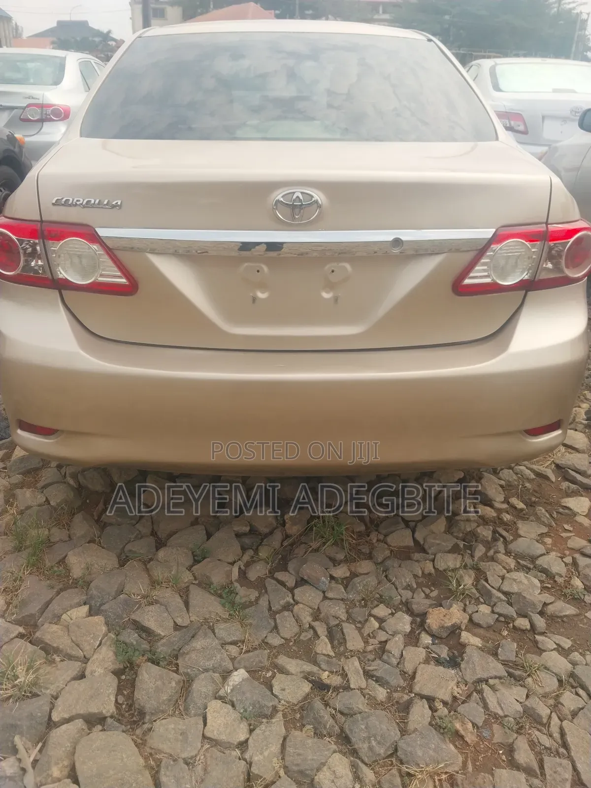 Toyota Corolla 2012 Gold