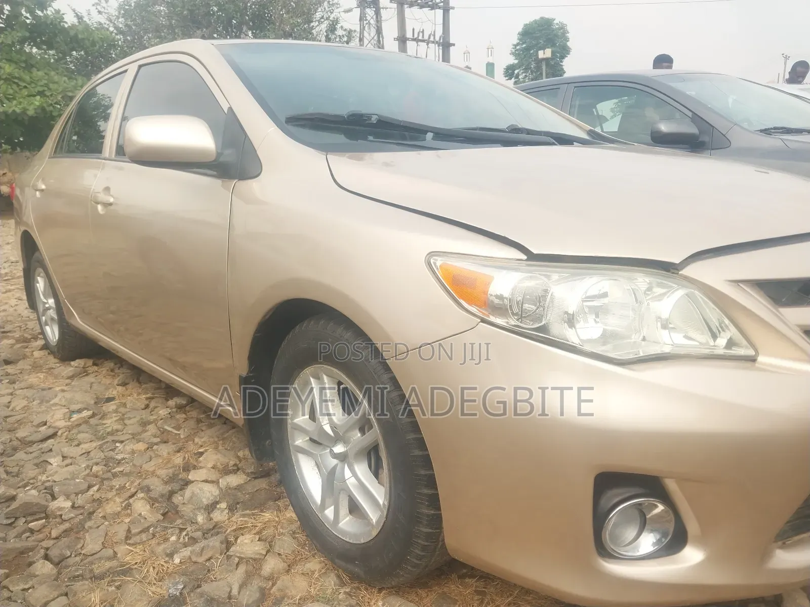 Toyota Corolla 2012 Gold