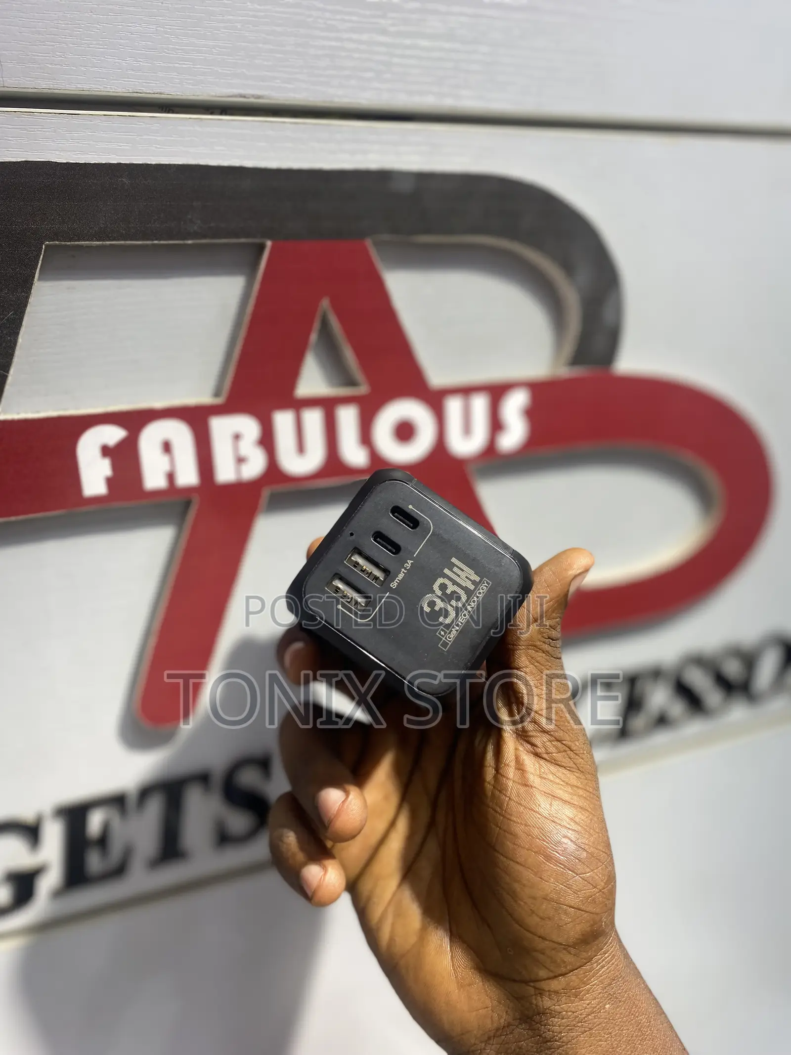 Worldwide Super Fast Travel Adapter With Type C Port