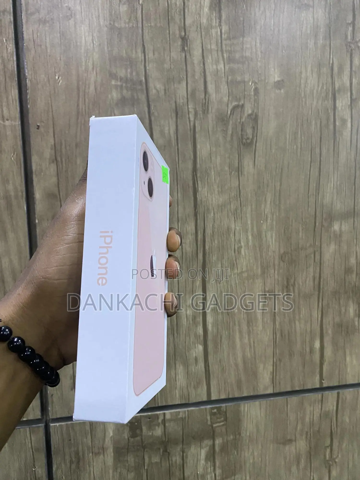 New Apple iPhone 13 128 GB Red