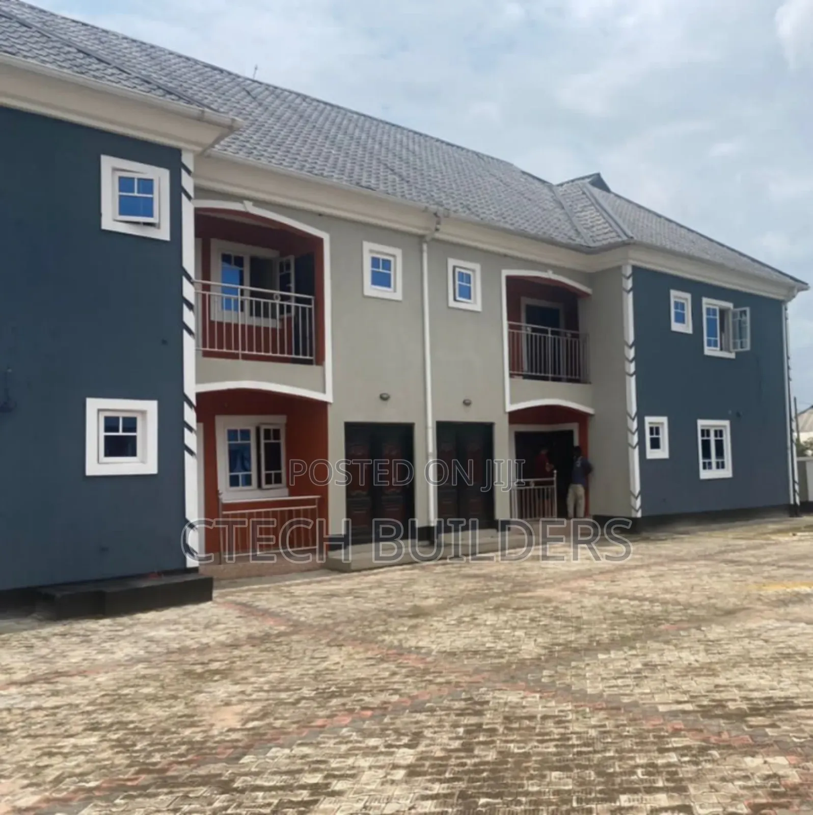 12bdrm Block of Flats in Benin City for sale