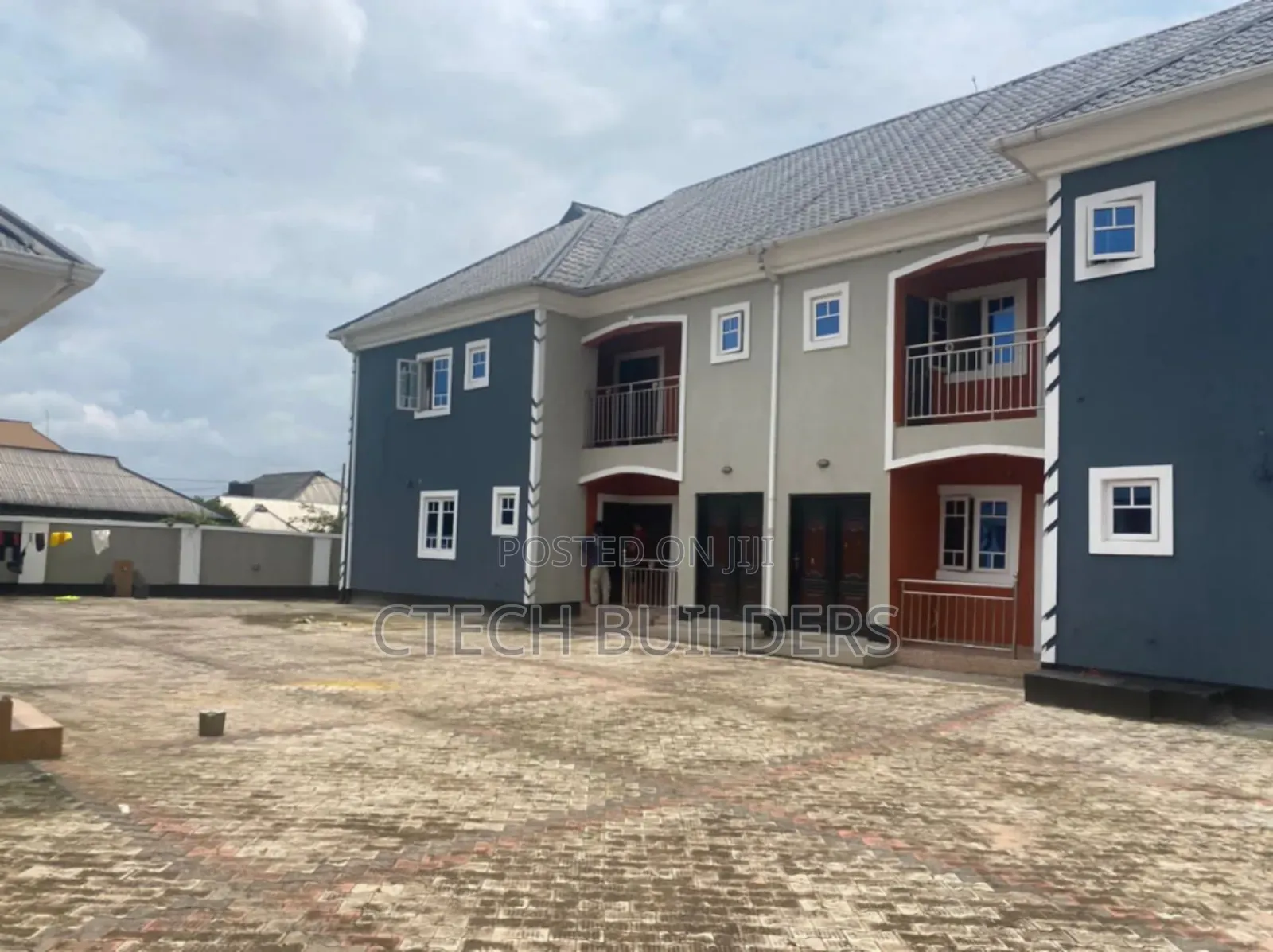 12bdrm Block of Flats in Benin City for sale