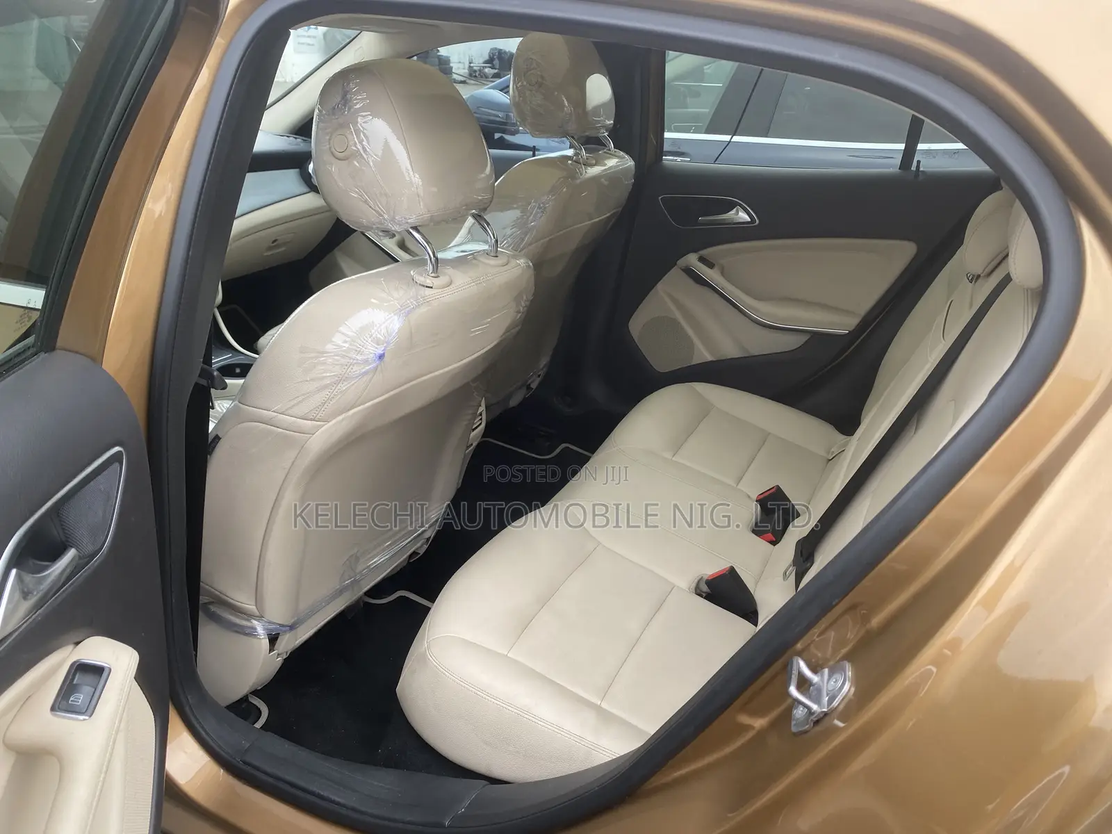 Mercedes-Benz GLA 250 2019 Gold