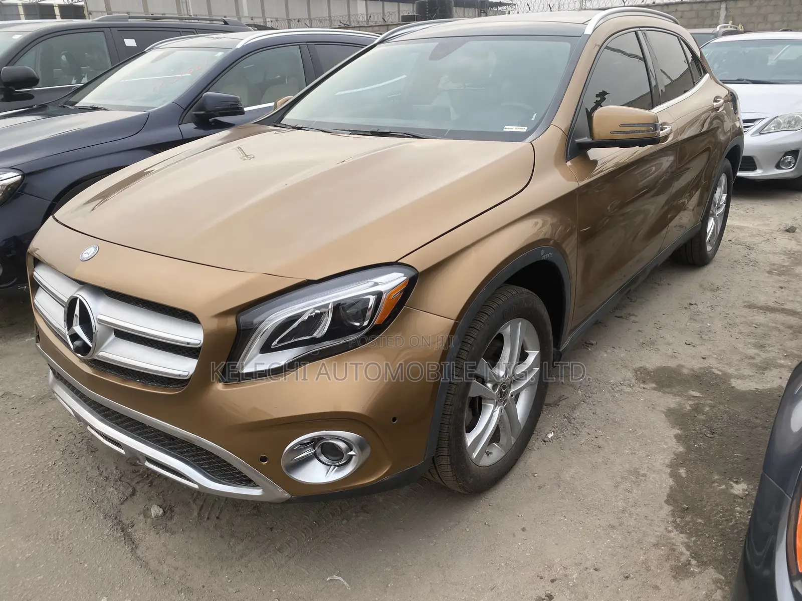 Mercedes-Benz GLA 250 2019 Gold