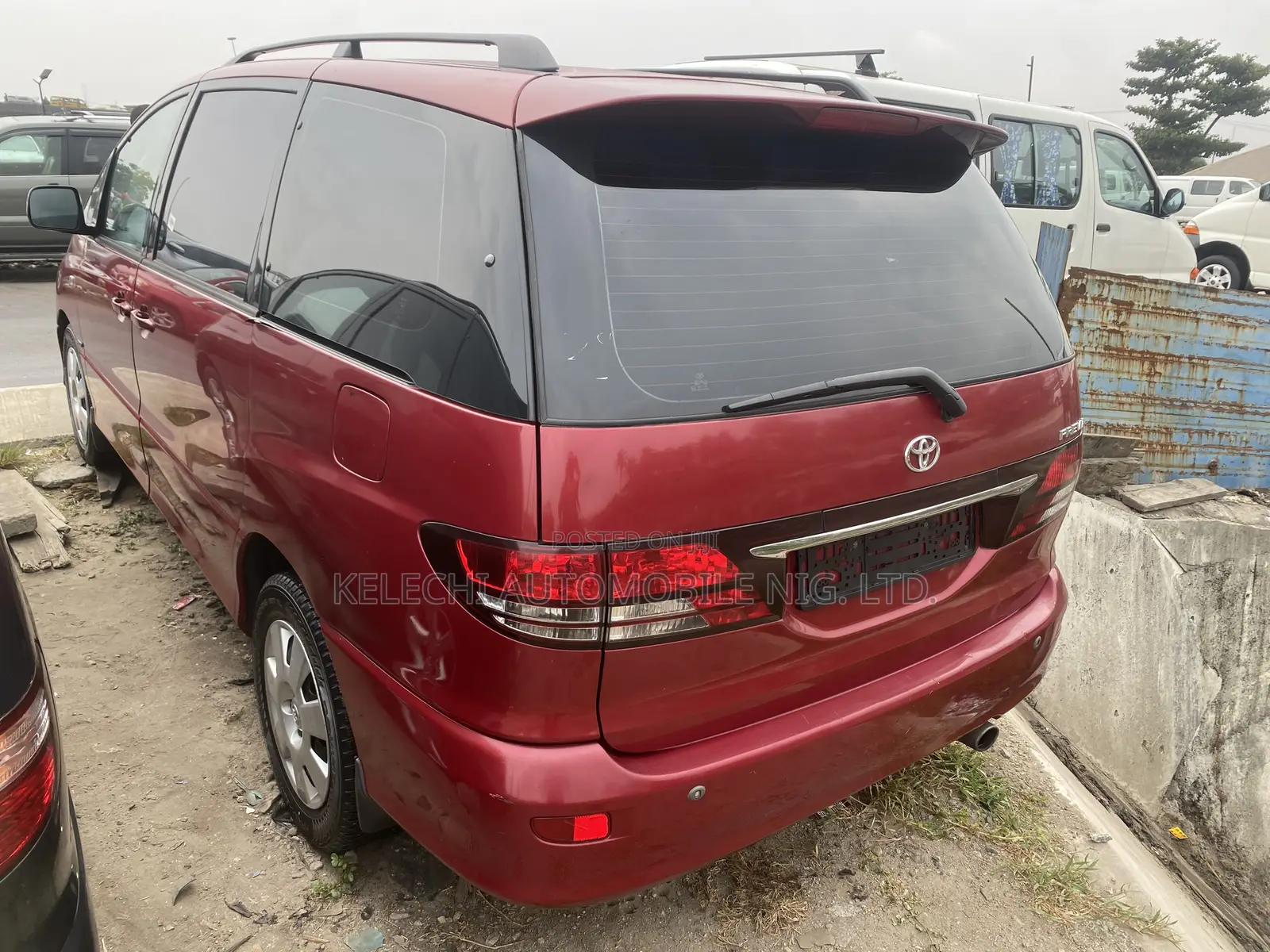 Toyota Previa Automatic 2002 Red