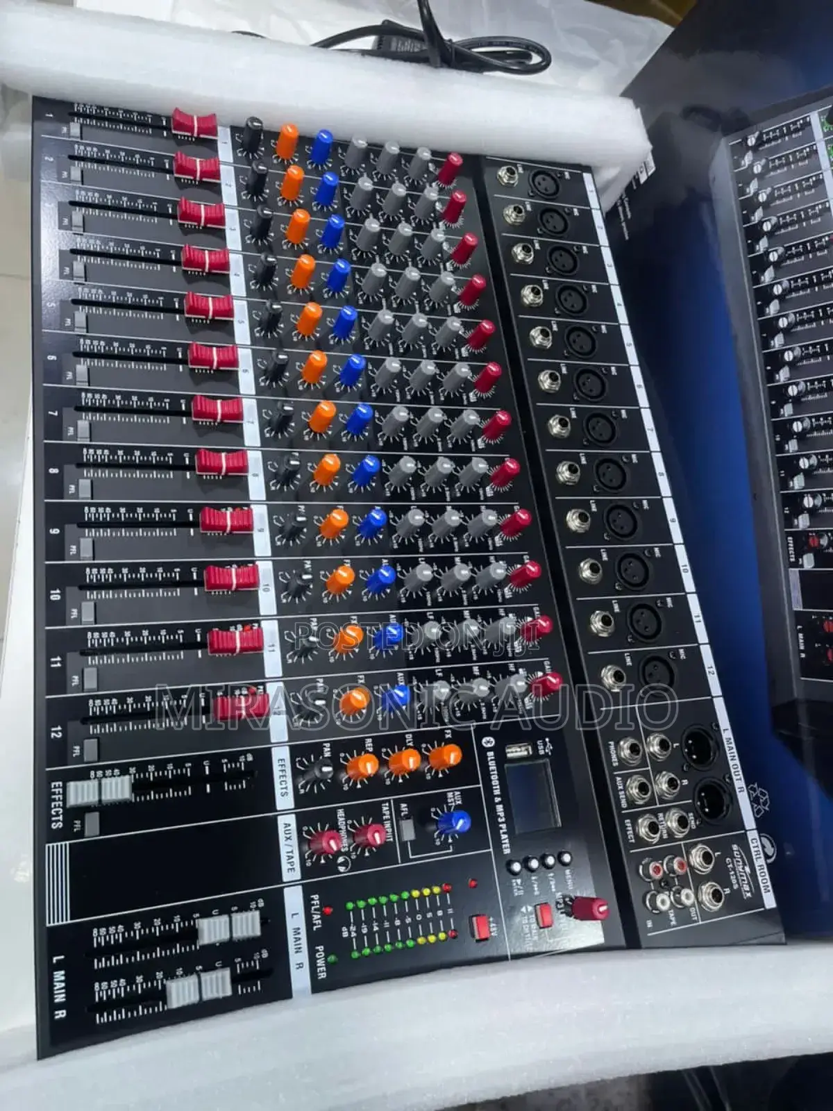 Yamaha 12 Channel Consolemixer With Bluetooth, USB, Effect