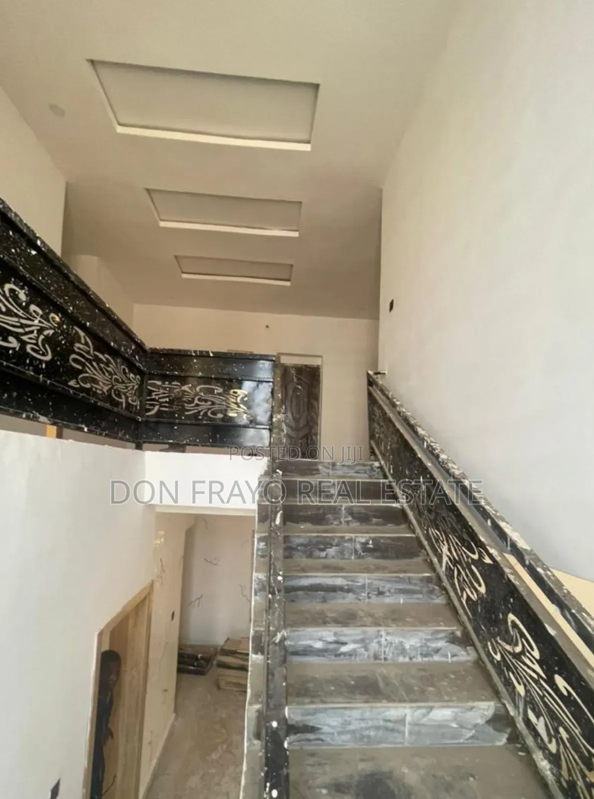 5bdrm Duplex in Air Force Estate, Akobo for sale
