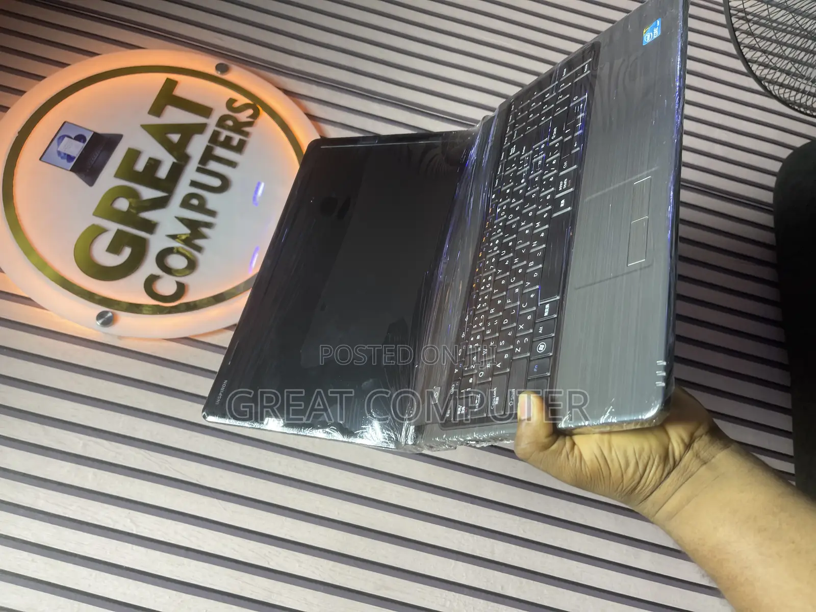 New Laptop Dell Studio 15 1569 4GB Intel Core I3 HDD 320GB