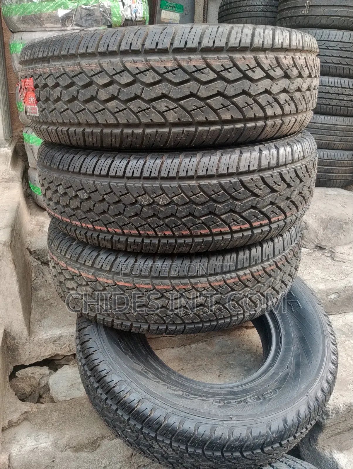 275/70/16 YOKOHAMA Tire Original