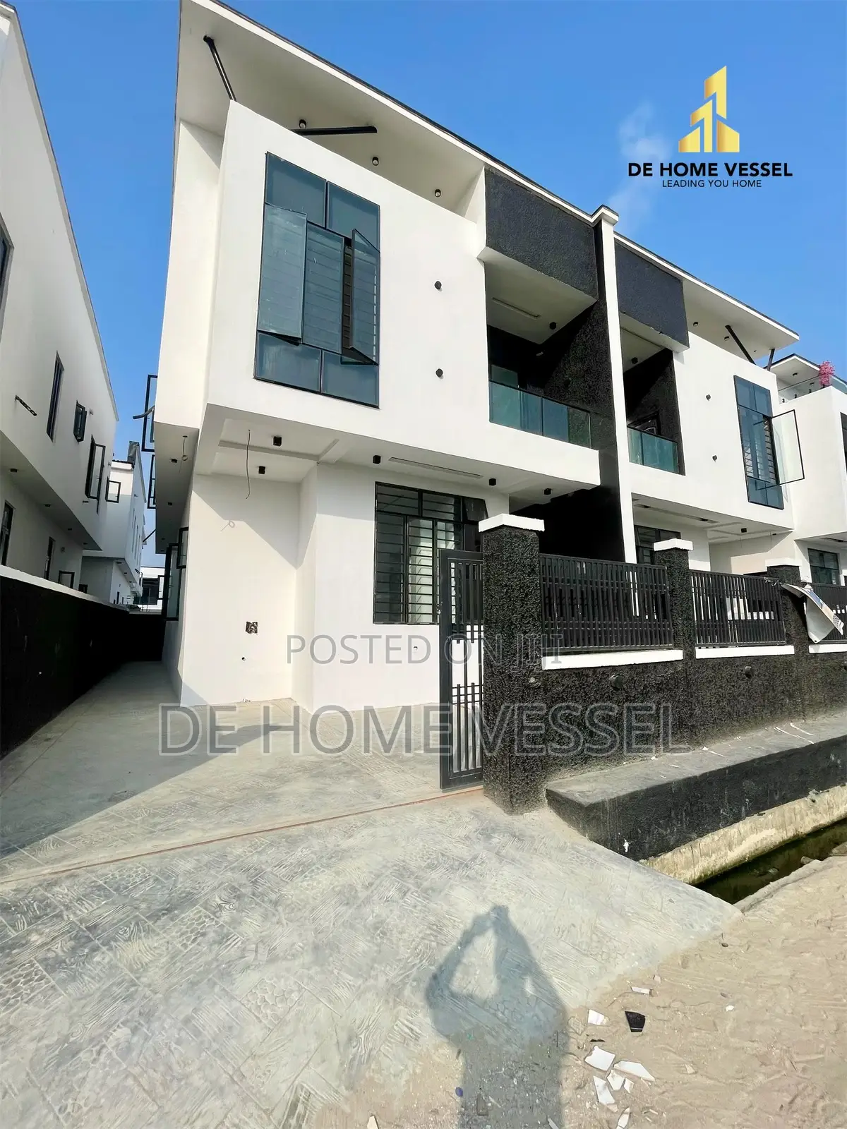 4bdrm Duplex in Ajah for sale
