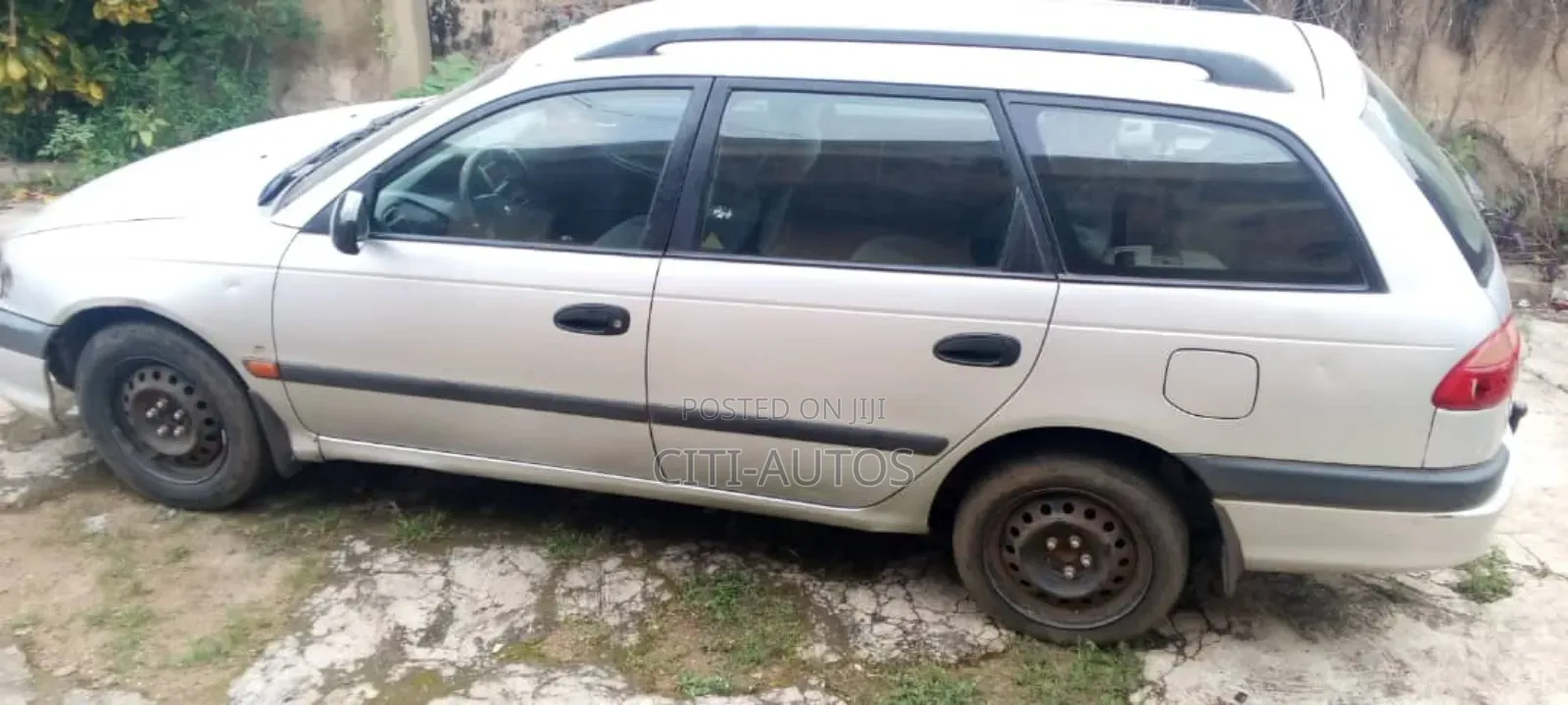 Toyota Avensis 2000 Silver