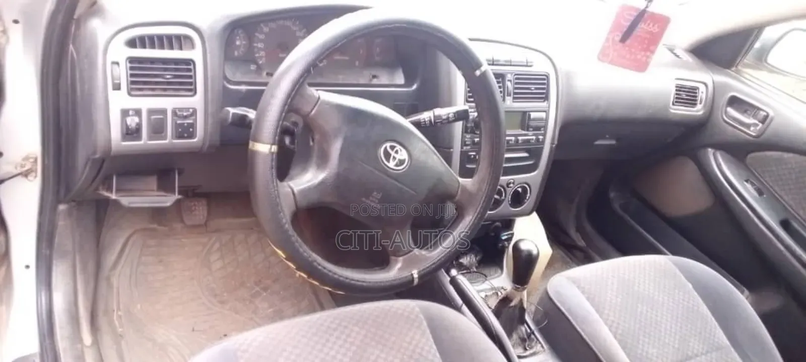 Toyota Avensis 2000 Silver