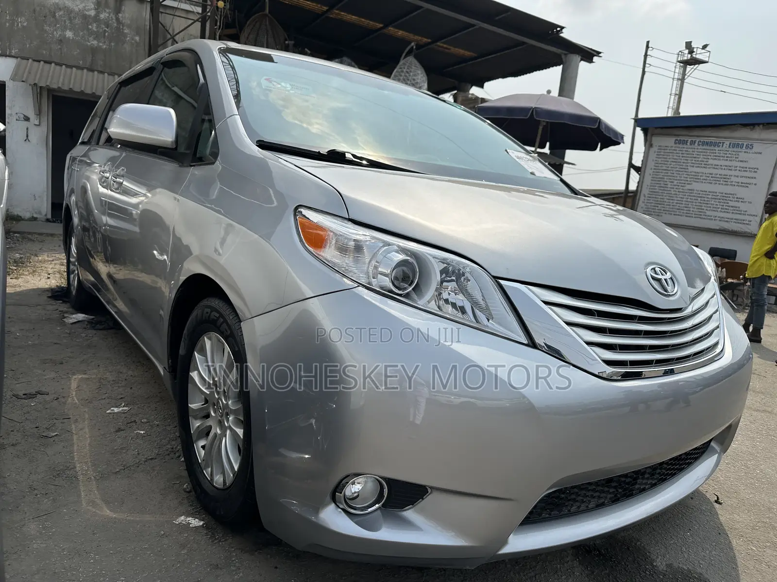 Toyota Sienna XLE 8 Passenger 2012 Silver