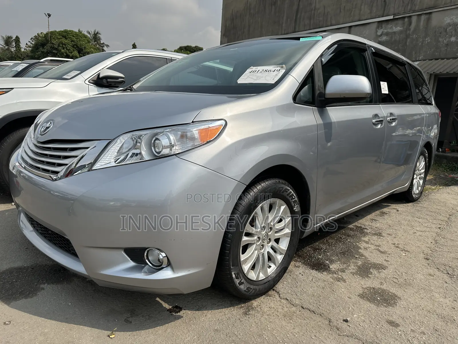 Toyota Sienna XLE 8 Passenger 2012 Silver