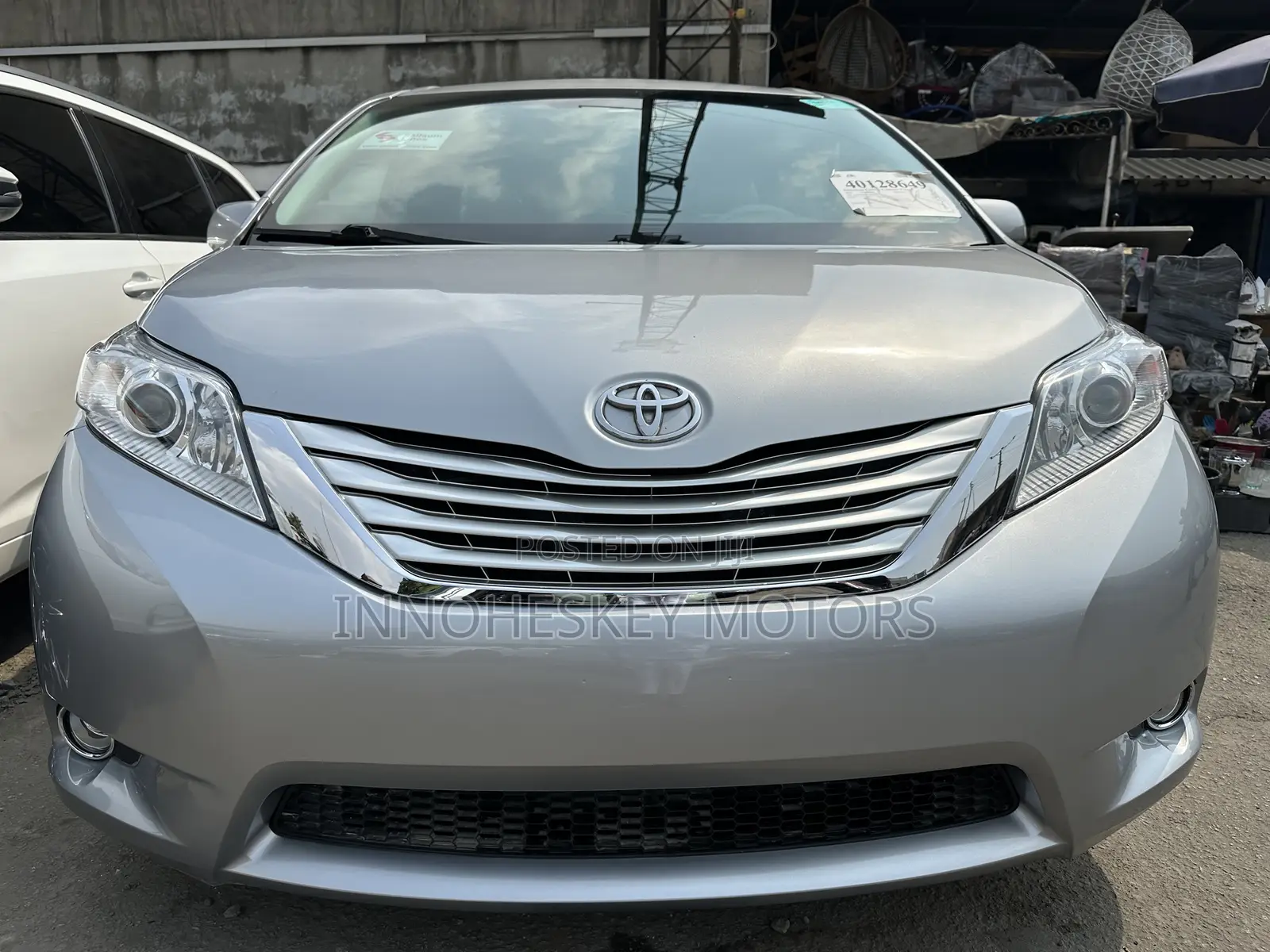 Toyota Sienna XLE 8 Passenger 2012 Silver