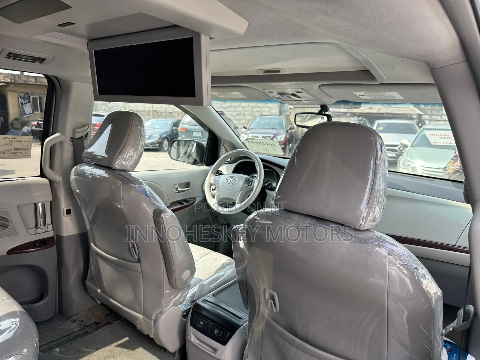Toyota Sienna XLE 8 Passenger 2012 Silver