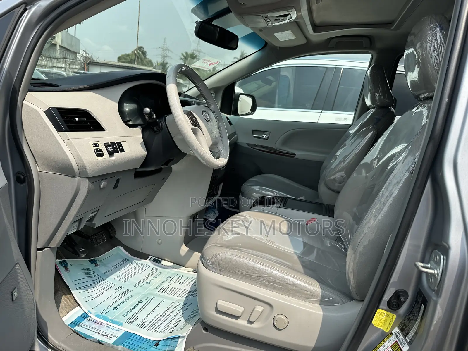 Toyota Sienna XLE 8 Passenger 2012 Silver