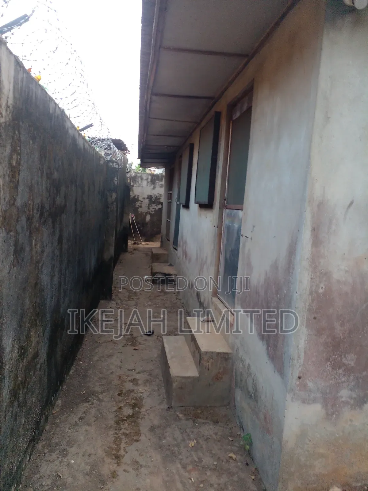 Furnished 5bdrm Duplex in Ogba for sale