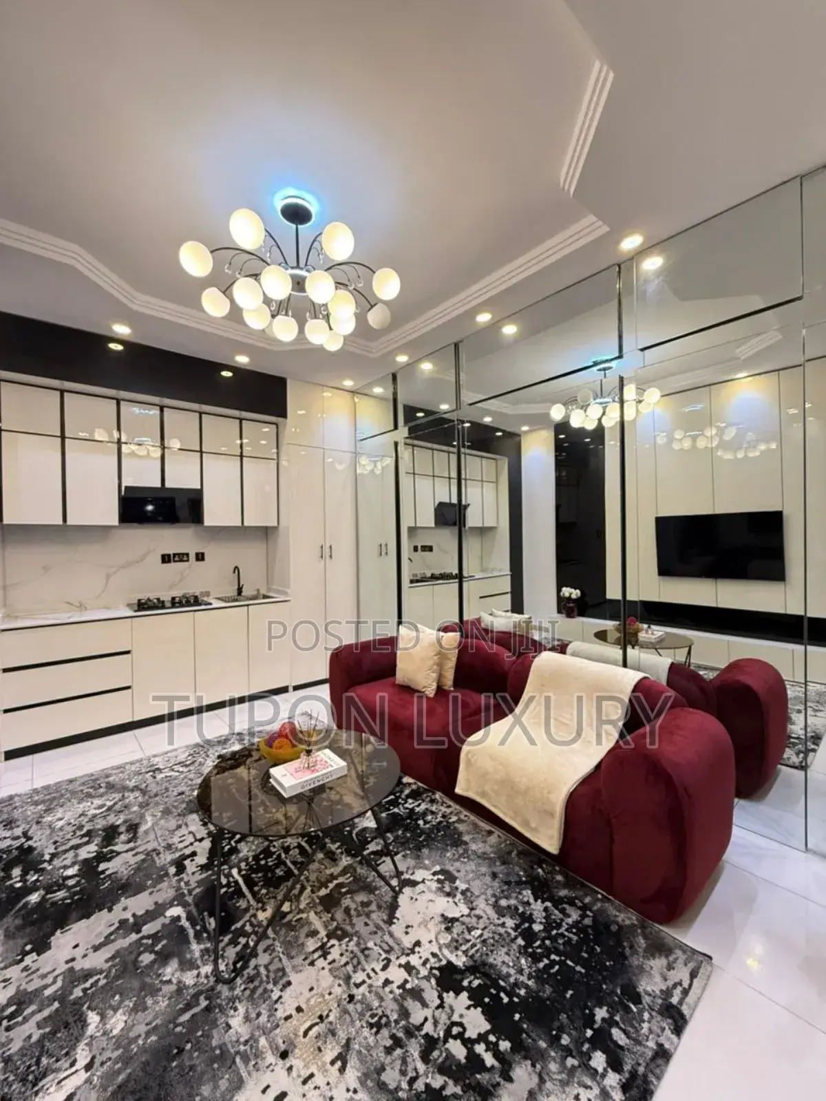 Beautiful 1 Bedroom With a Private Cinema and Bathub