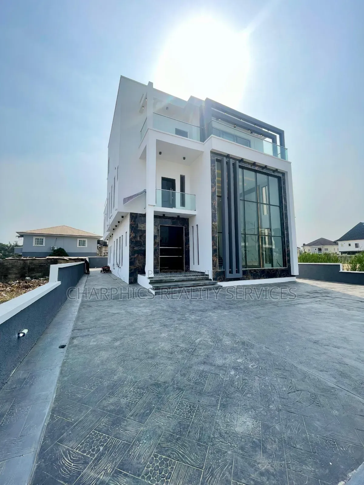 3bdrm Duplex in Lekki for sale