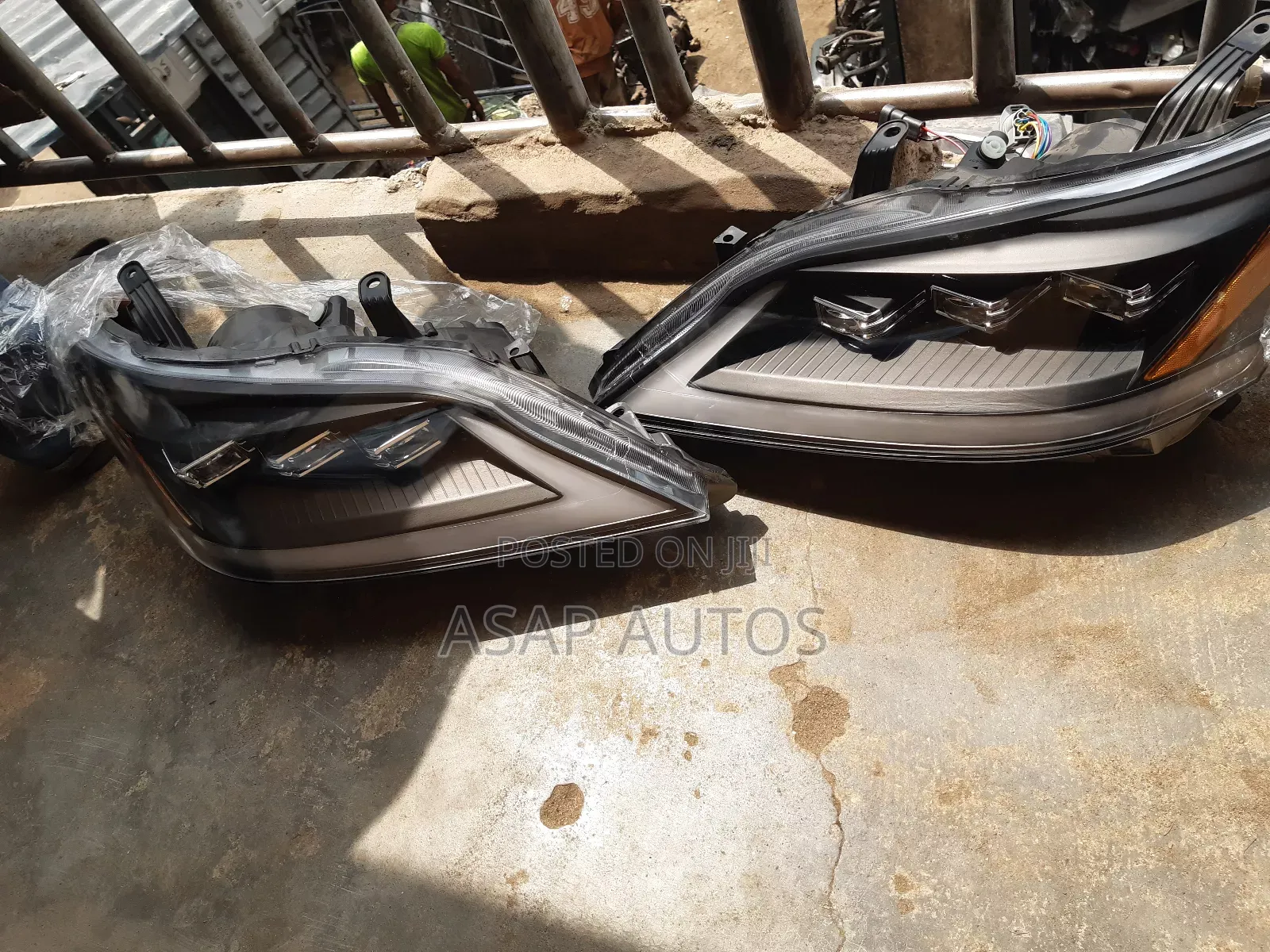 Headlamp for Lexus Es350