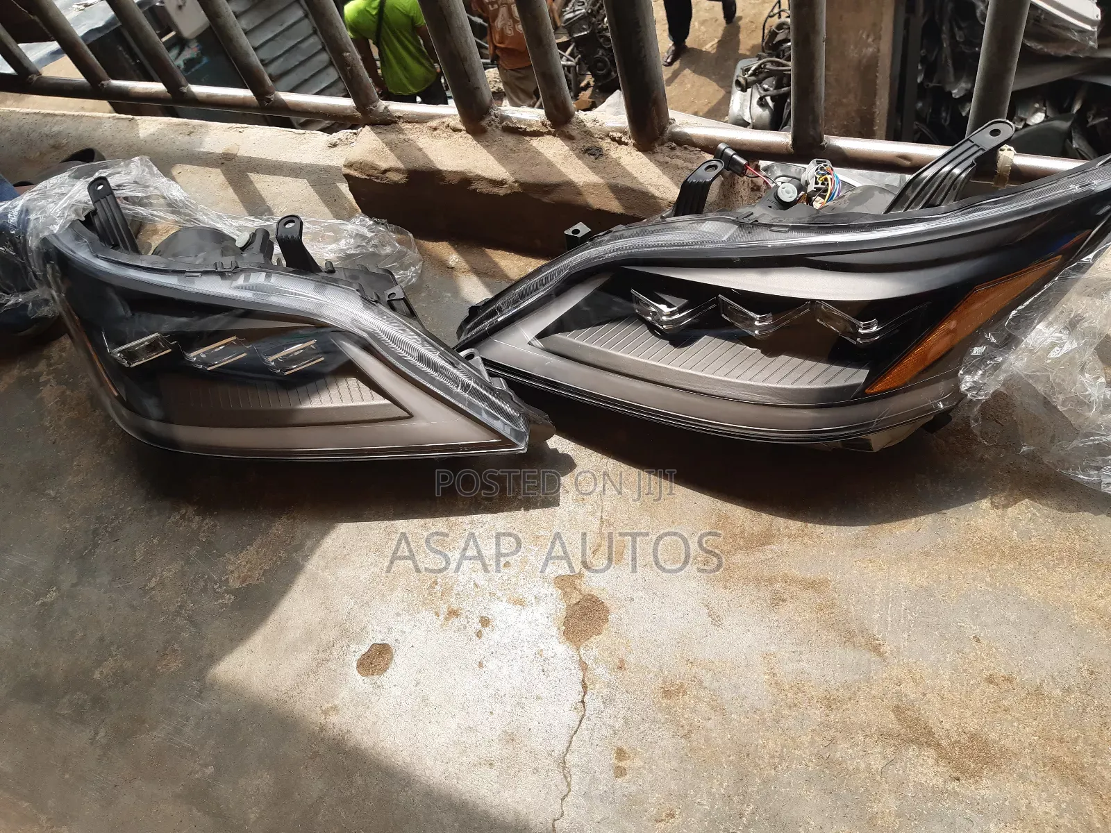 Headlamp for Lexus Es350