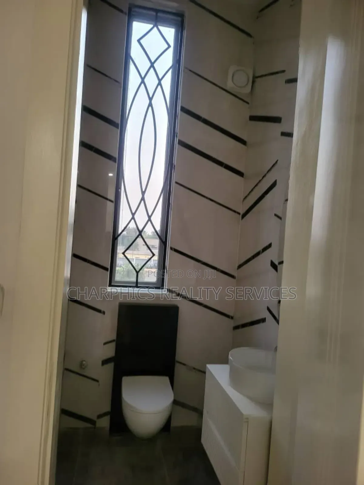 2bdrm Apartment in Ikeja GRA for rent