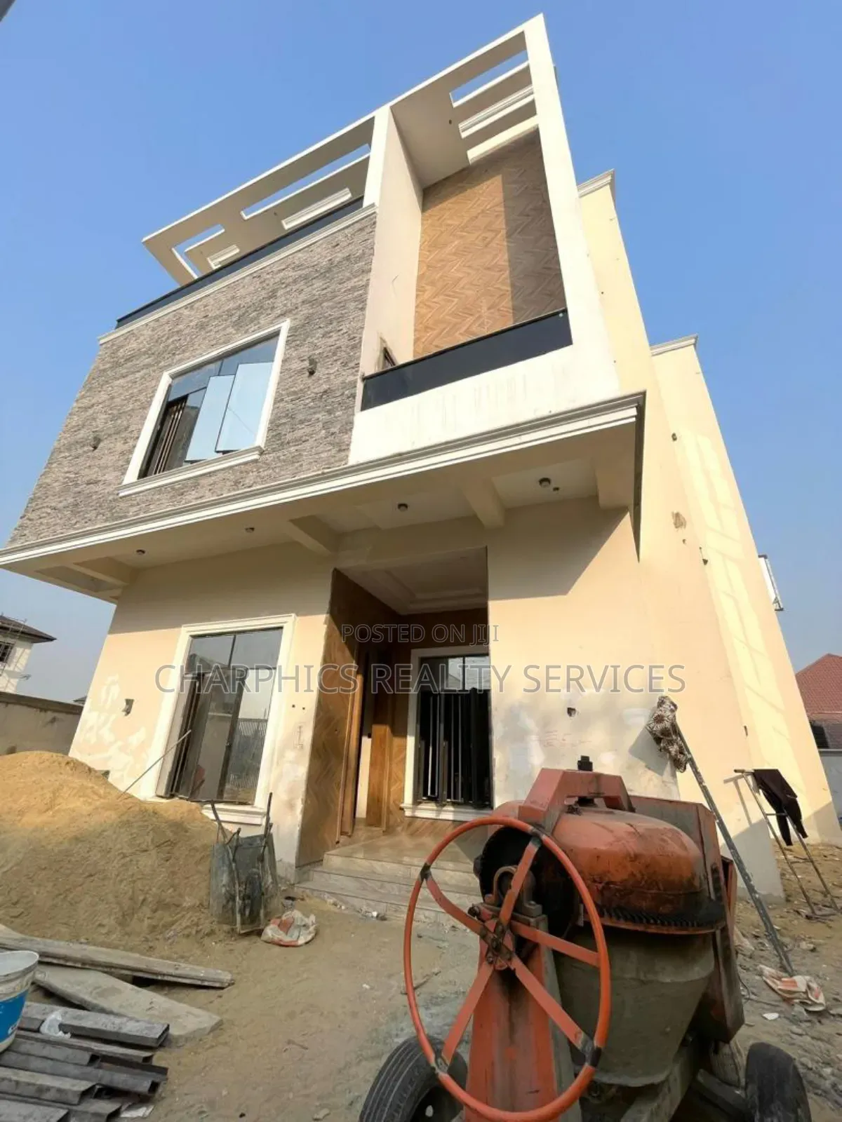 5bdrm Duplex in Lekki Phase 1 for sale