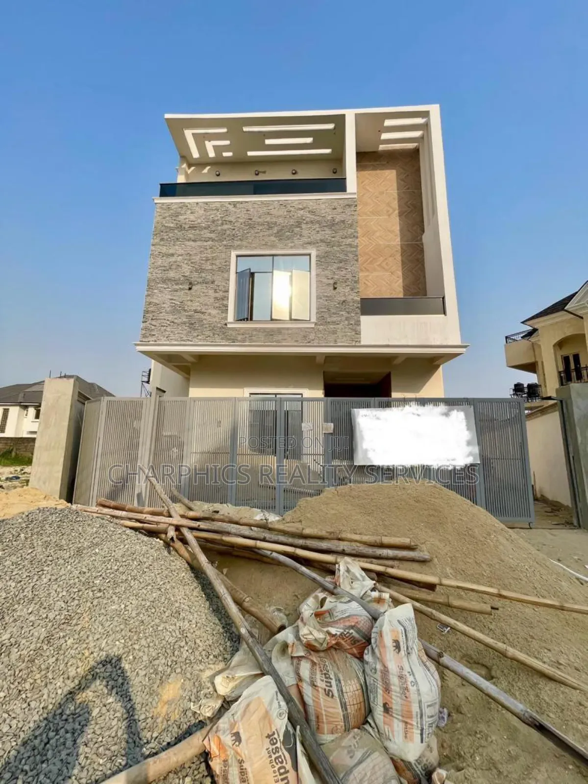 5bdrm Duplex in Lekki Phase 1 for sale