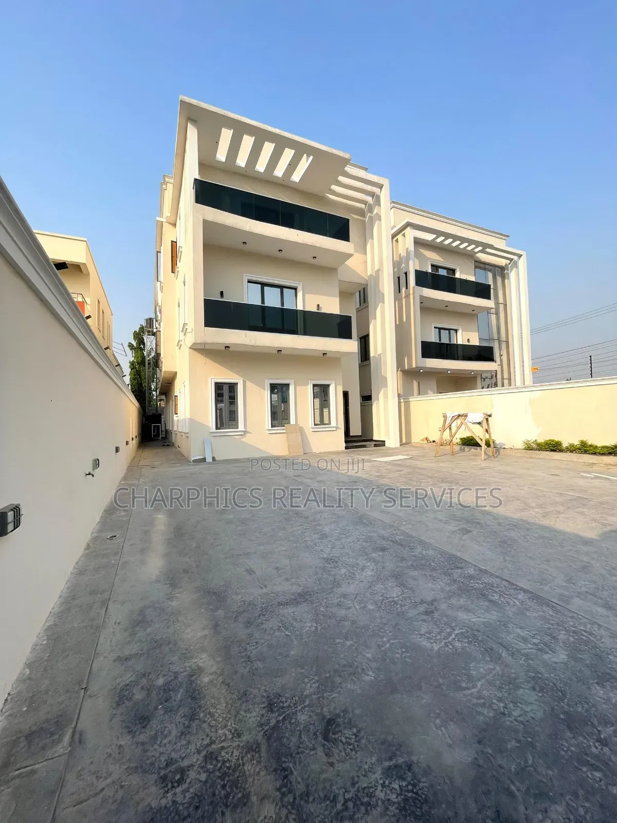5bdrm Duplex in Lekki Phase 1 for sale