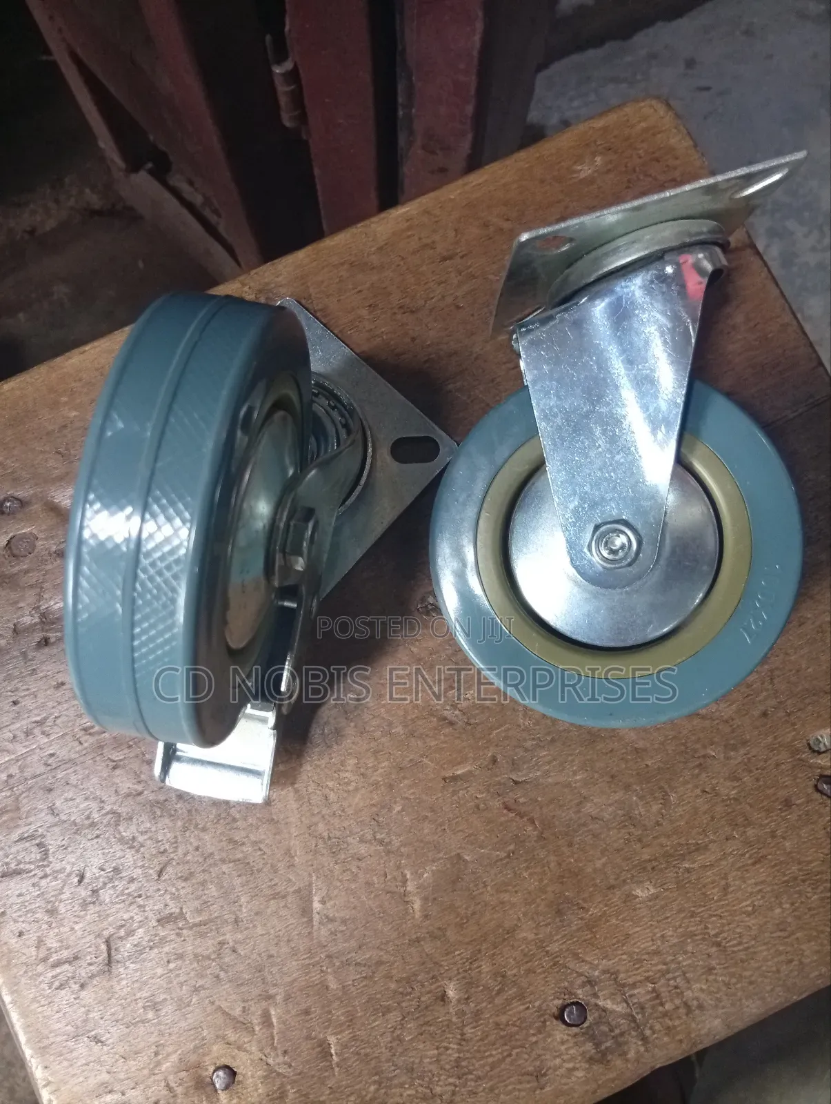 4" Gray Castor