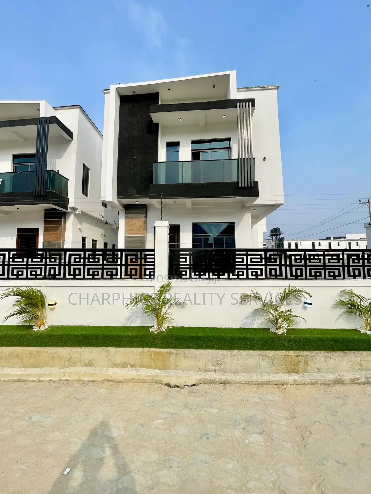 4bdrm Duplex in Ikota for sale