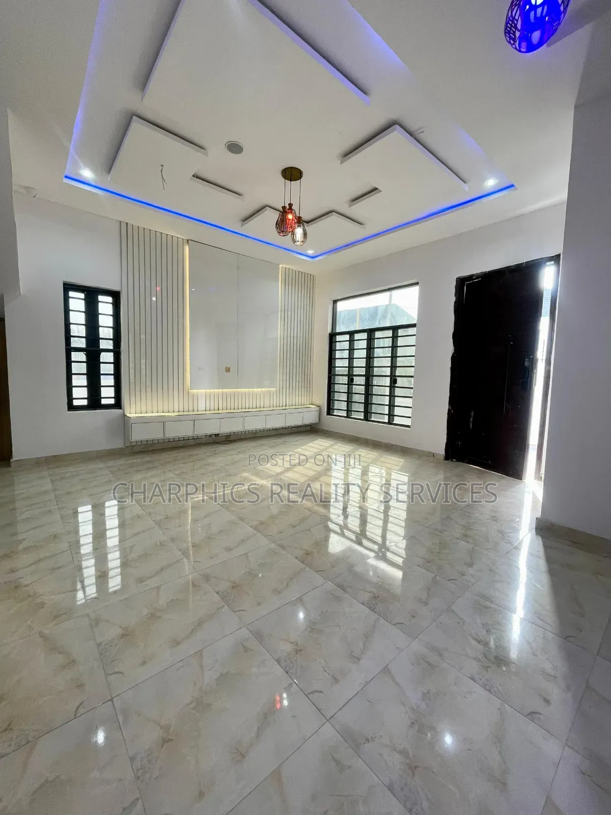 4bdrm Duplex in Ikota for sale