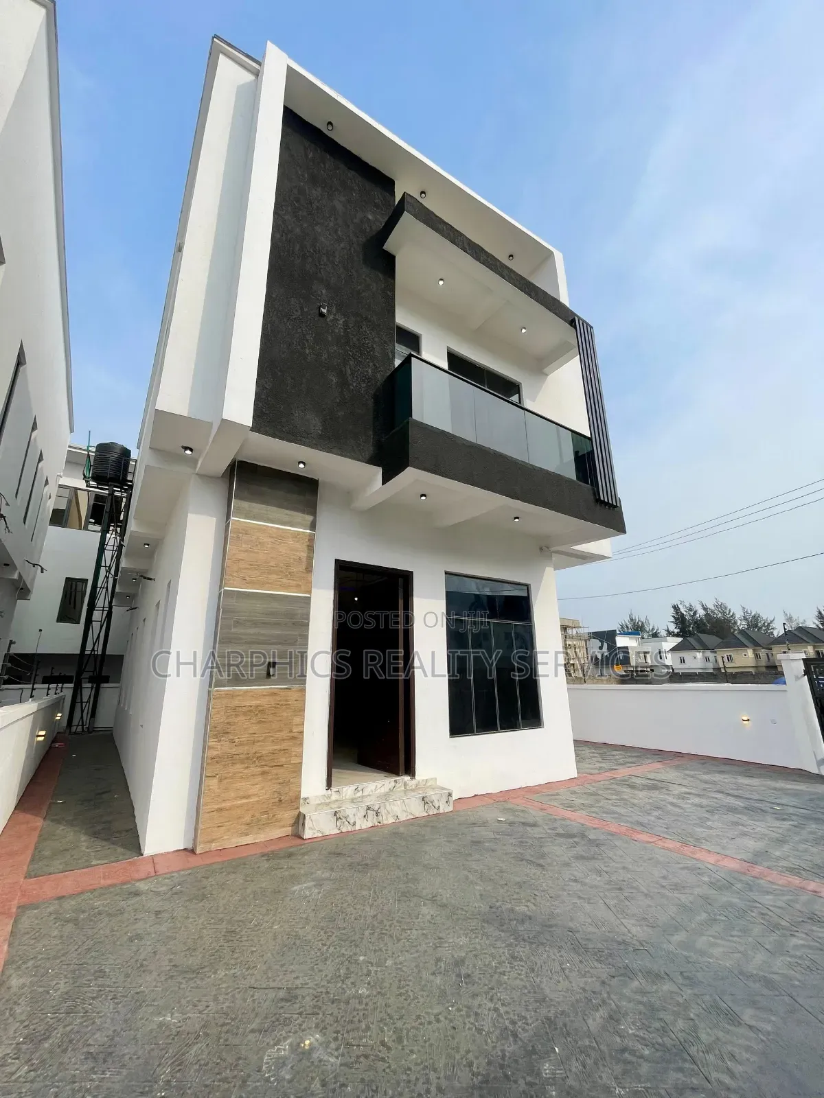 4bdrm Duplex in Ikota for sale