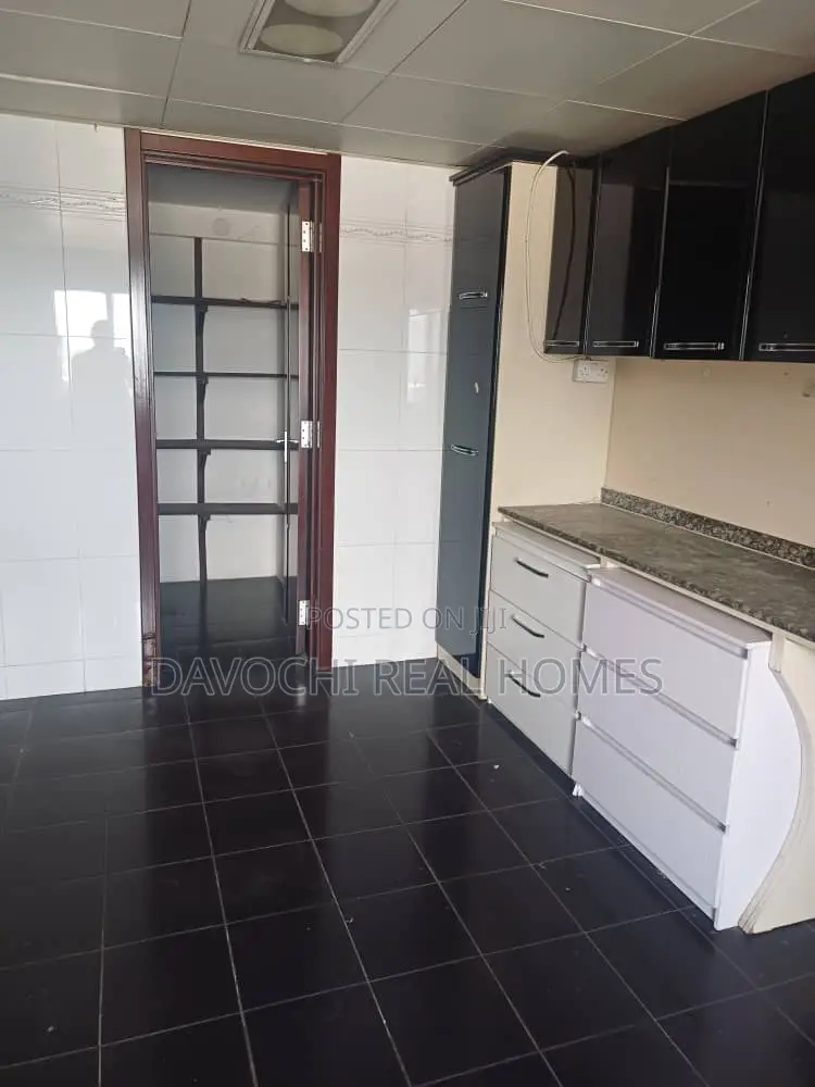 5bdrm Duplex in Prestigious Nicon for rent
