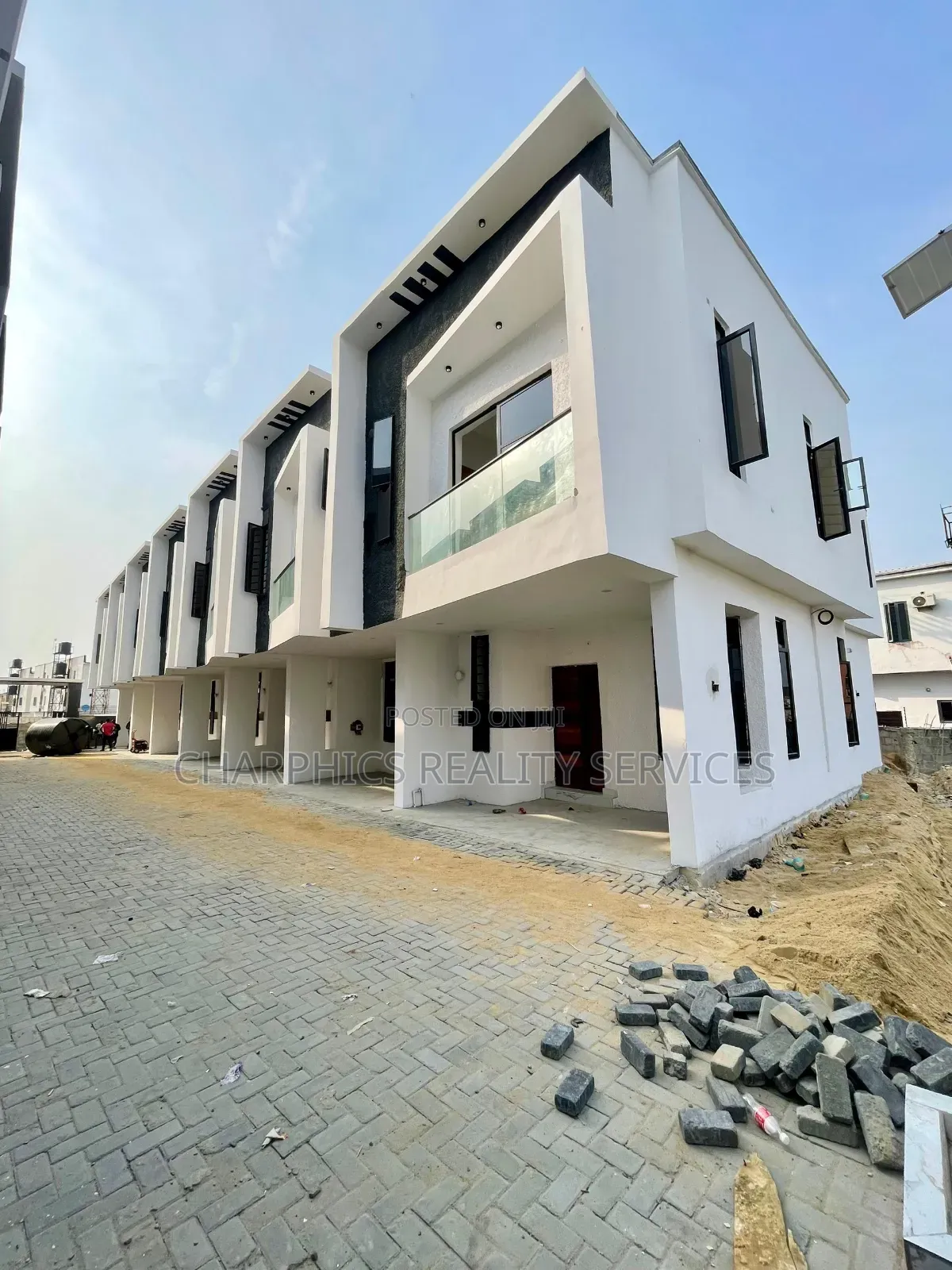 3bdrm Duplex in Ikota for sale