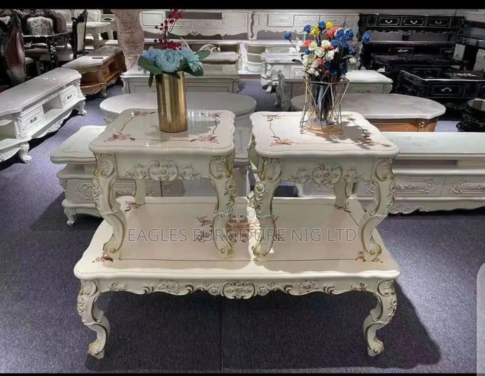 Quality Animal Leg Table With 2 Side Stools