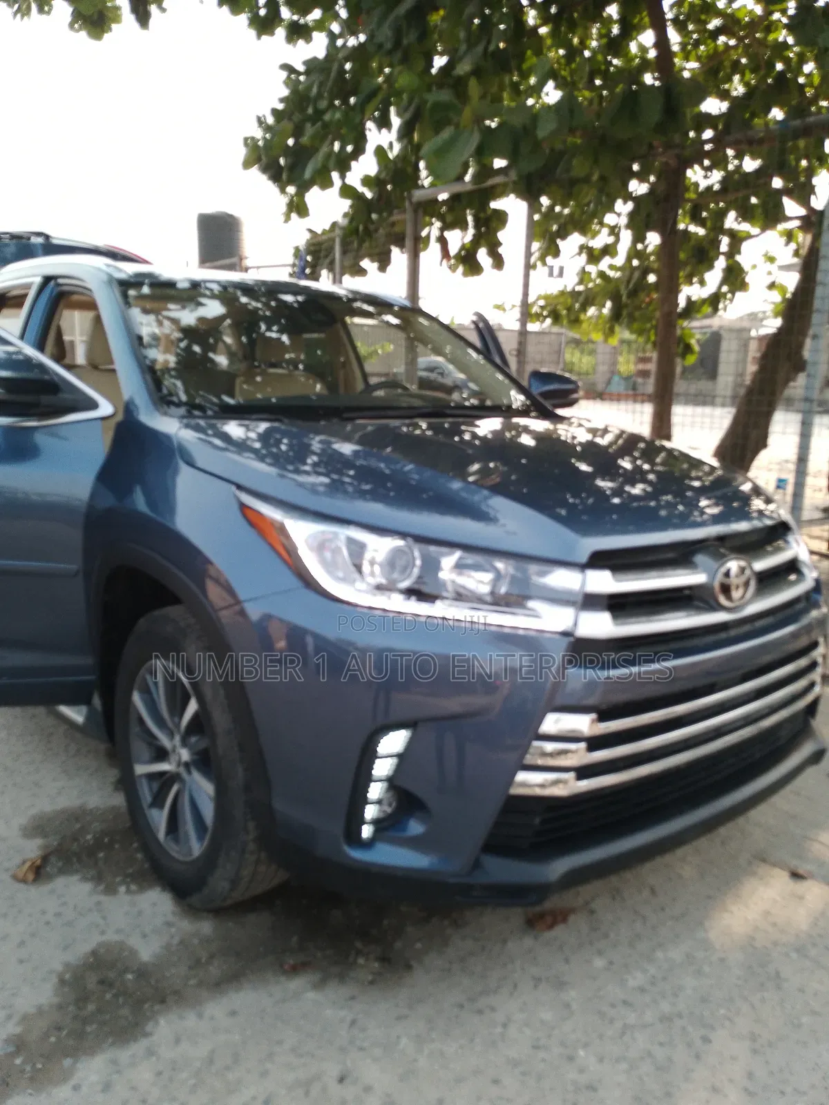 Toyota Highlander XLE 4x2 V6 (3.5L 6cyl 8A) 2018 Blue