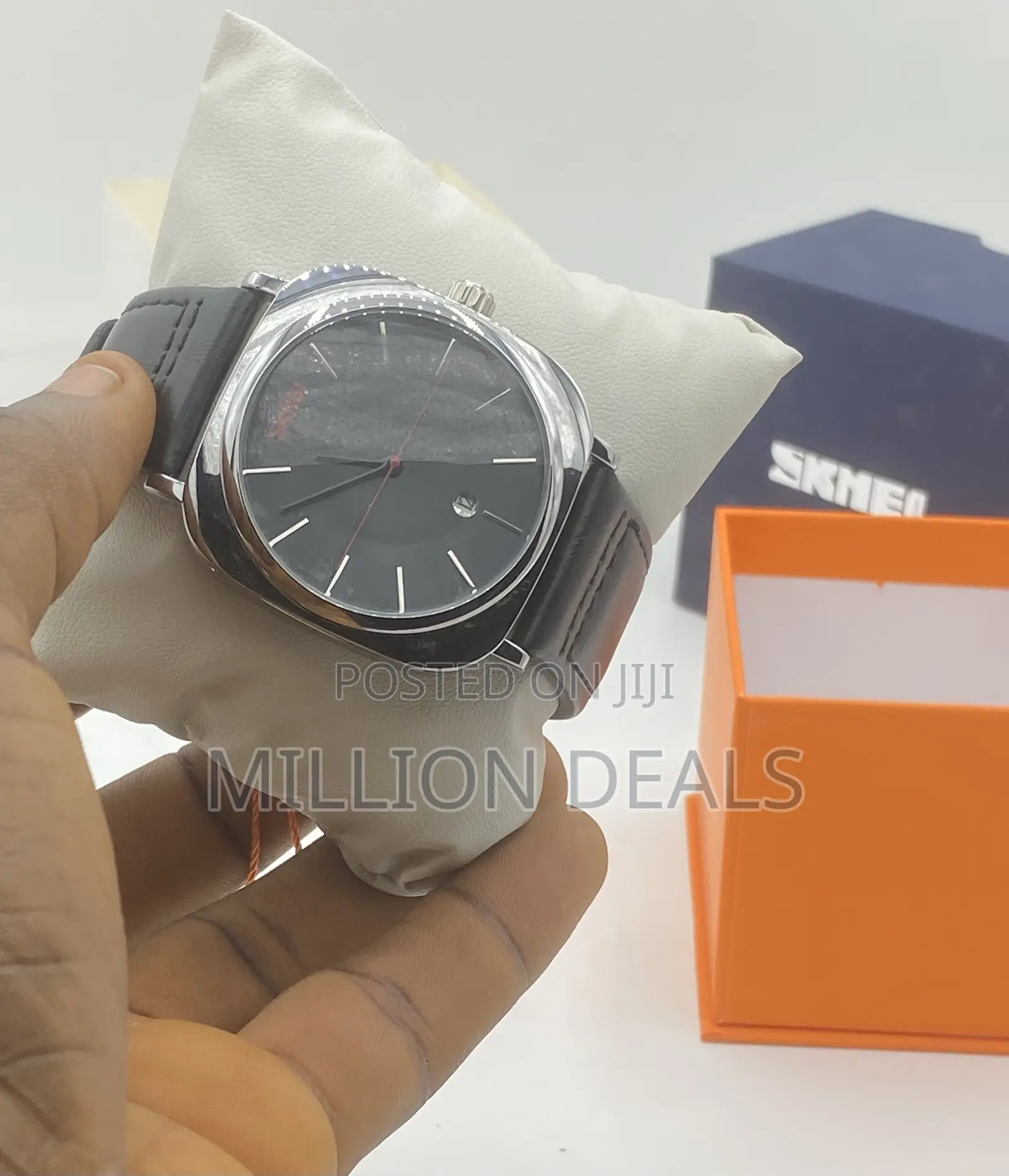 Leather Strap Men’S Classic Black Wrist Watch