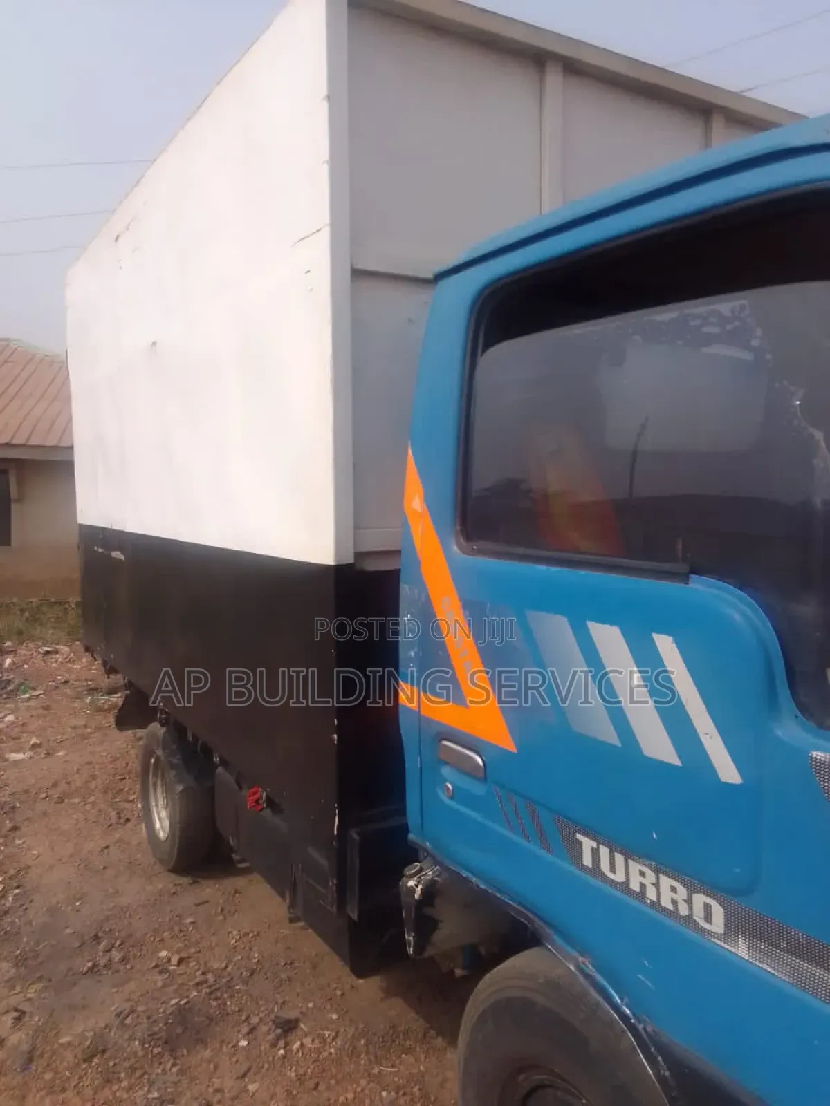 Car Hire For Conveying Of Luggage Materials
