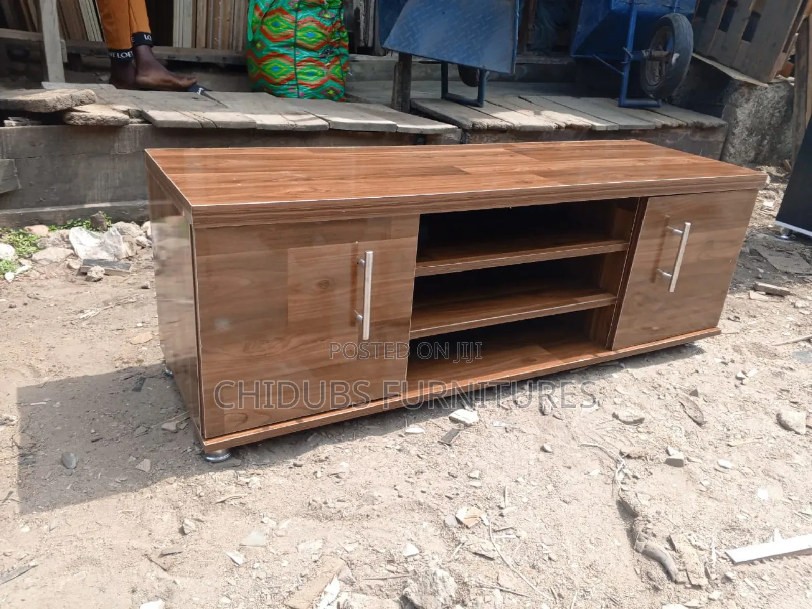 4 Feet TV Stand